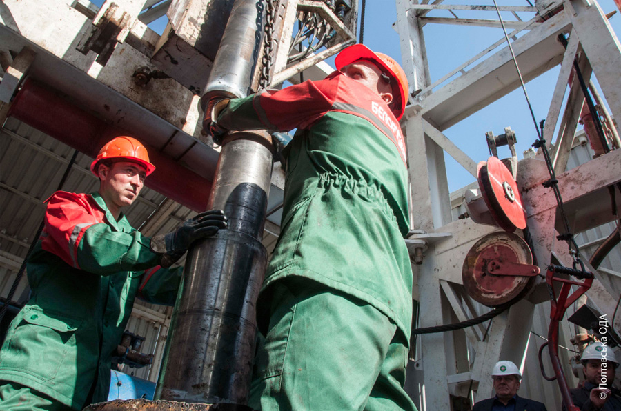 Підготовка свердловини до роботи. Фото надане автором